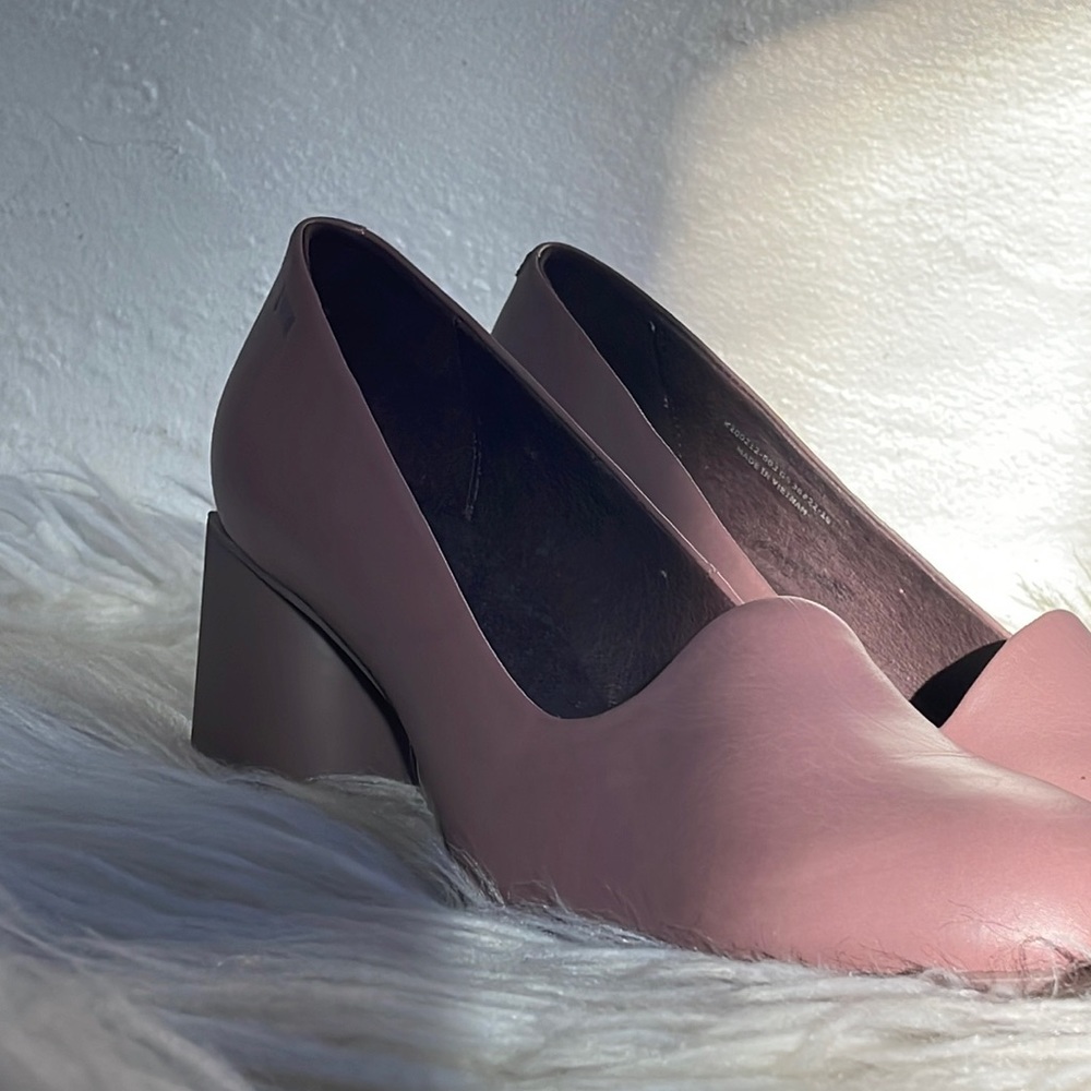 Camper heels in a mauve color